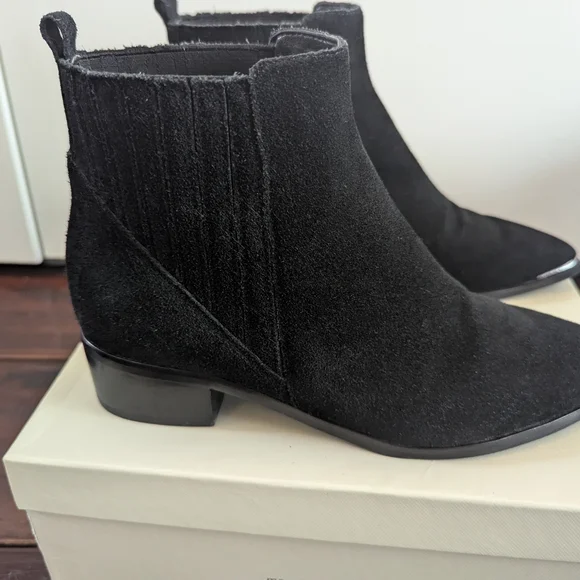 Marc Fisher Black Women's Ankle Boots - Picture 4 of 15